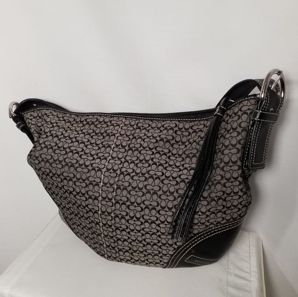 Coach Signature C Hobo Style shoulder purse - Picture 2 of 8